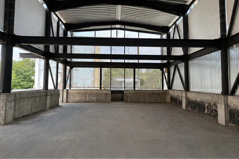 Structura metalică a nivelului suplimentar aflat în construcție